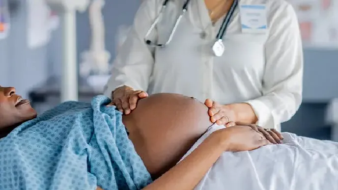 خطرات و عوارض زایمان سزارین