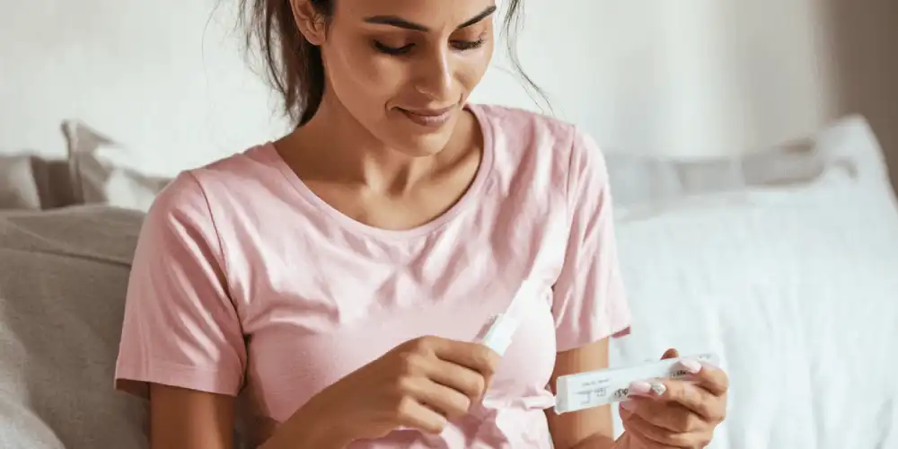 تصویر بررسی ترشحات در بارداری پوچ